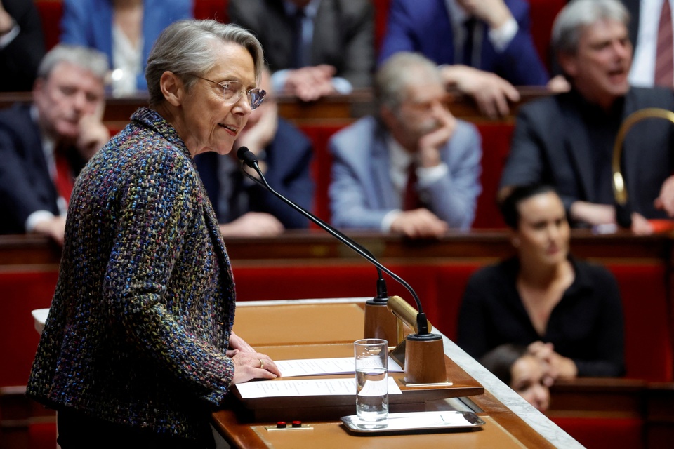Tiếng hét lớn giữa Quốc hội Pháp khi thủ tướng muốn phát biểu